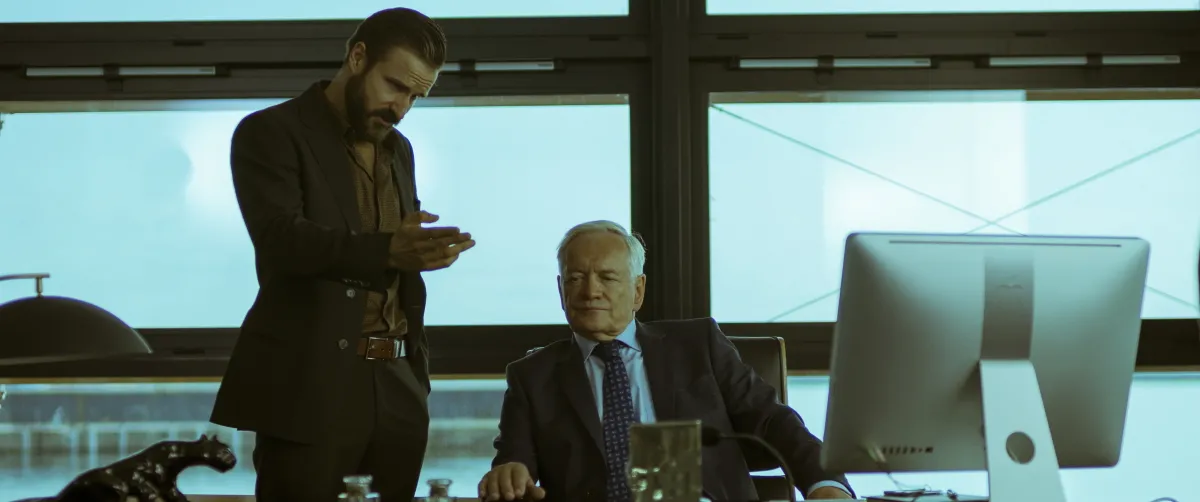 Kadr z filmu "Solid Gold"