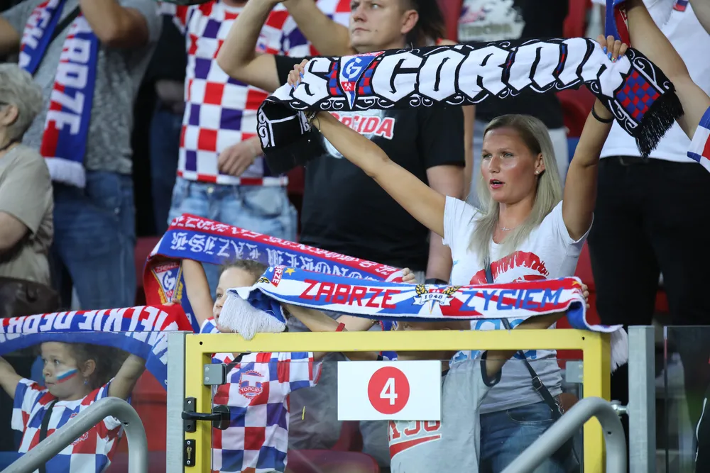 Kibice wracają na polskie stadiony. Zobacz, ile osób obejrzy z trybun mecz w Zabrzu