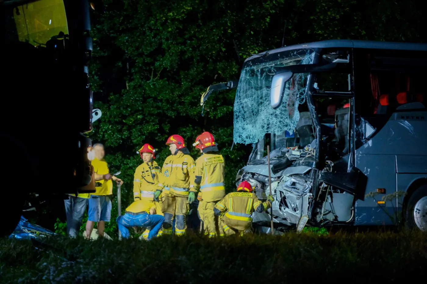 Wypadek busa w Gliwicach. Wśród zabitych para narzeczonych. Kierowca volkswagena usłyszał zarzuty [WIDEO]