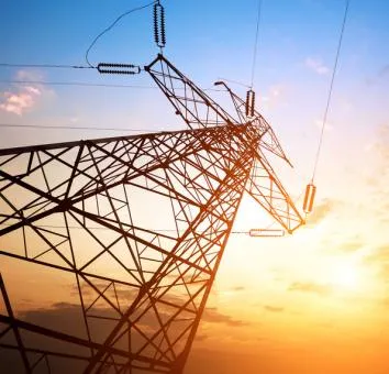 Mają na polu 24 słupy. Energetyka odmawia wypłaty odszkodowania [WIDEO]