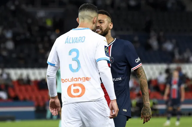 Neymar oskarża Gonzaleza o rasizm. "Żałuję, że nie dałem mu w twarz" [WIDEO]