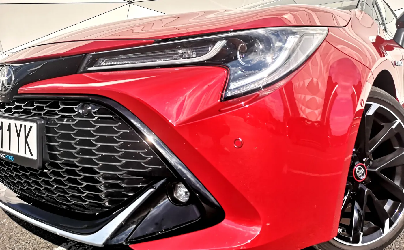 Toyota i Skoda nie wyrabiają się z dostawami do Polski. Zaskakujący zwrot akcji w sprzedaży aut