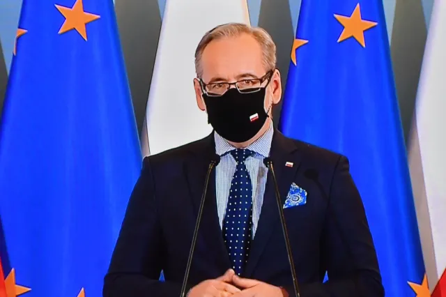 Impreza w nocnym klubie na 213 osób. Niedzielski grzmi: Zero tolerancji!