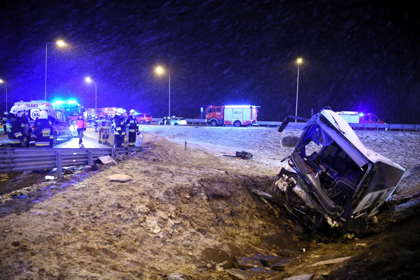 Wypadek autobusu na A4. Jedna osoba zginęła