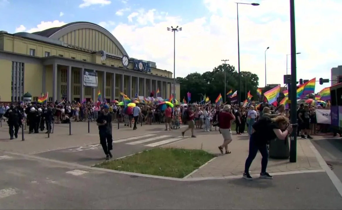 "Żadna miłość nie wyklucza, nie stygmatyzuje". 10. Parada Równości w Łodzi