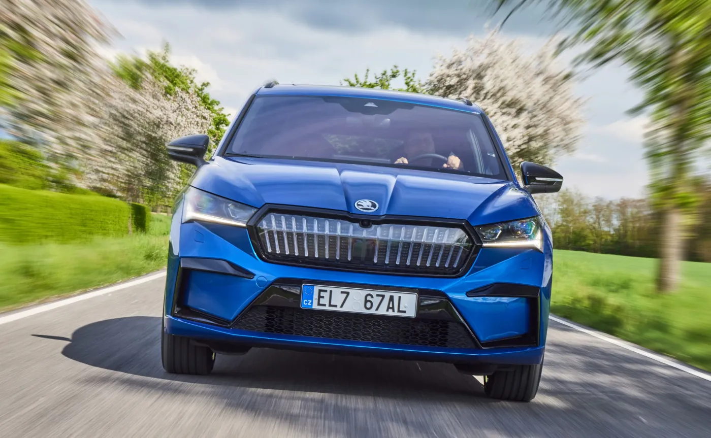 Elektryczny SUV wcale nie musi być drogi. Skoda Enyaq iV zaskakuje