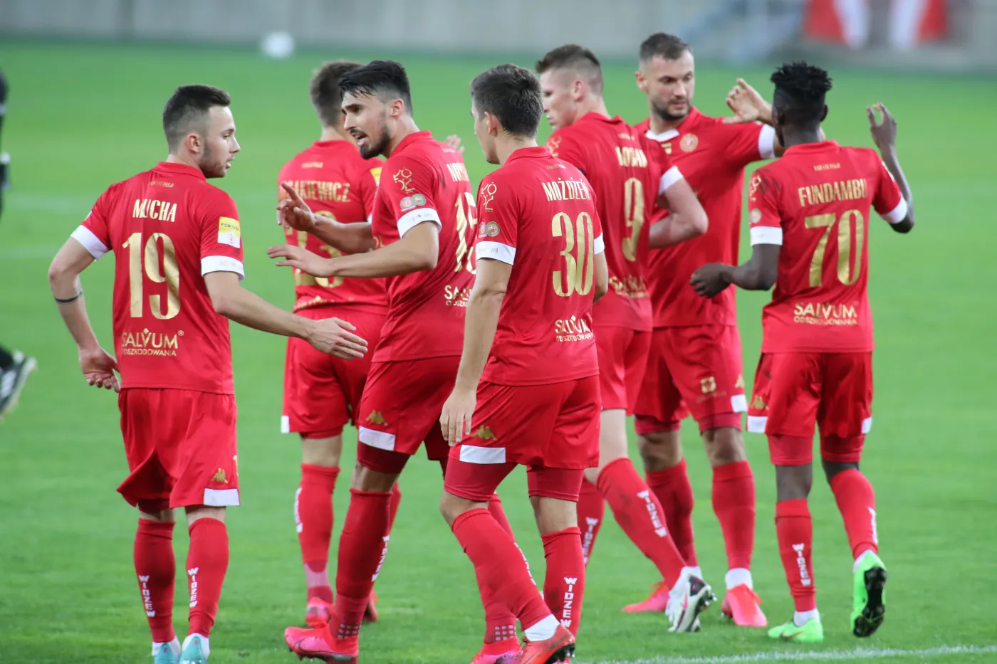 Kolejna wygrana Widzewa w 1. lidze, grad goli w Legnicy [WYNIKI I TABELA]
