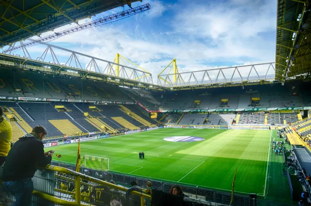 Niemcy planują ograniczyć liczbę osób na stadionie do 239