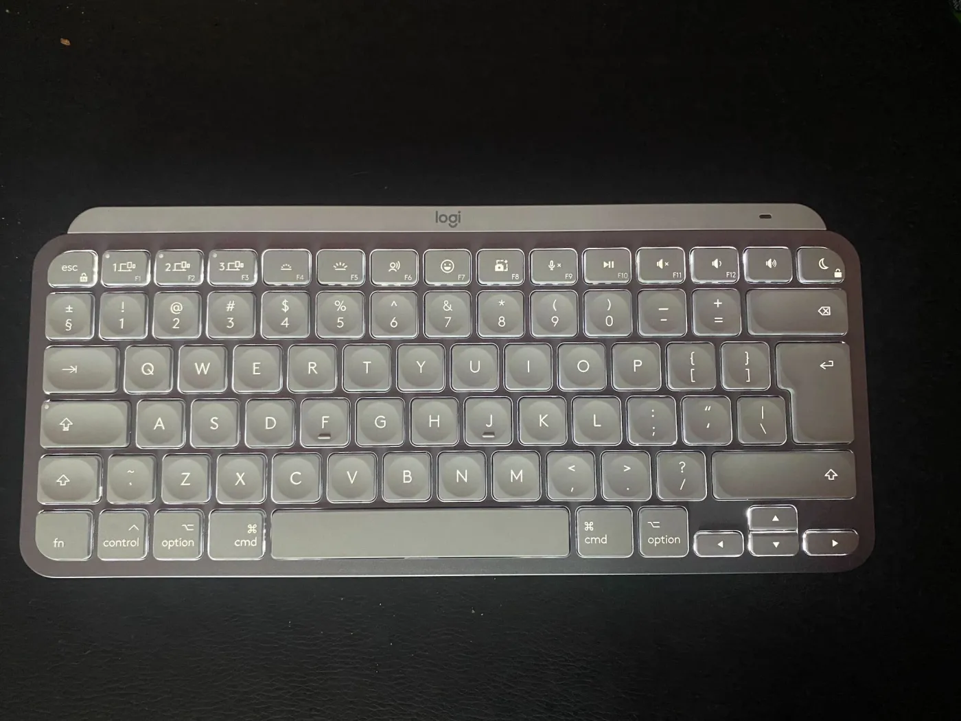 Logitech MX Keys Mini. Dobra alternatywa dla klawiatury Apple