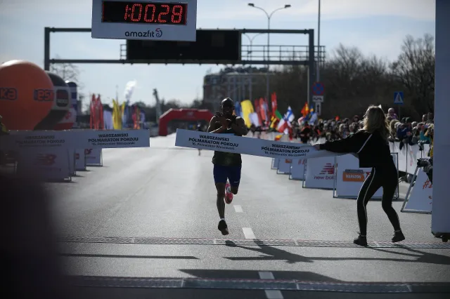Tanzańczyk i Etiopka wygrali 16. Półmaraton Warszawski