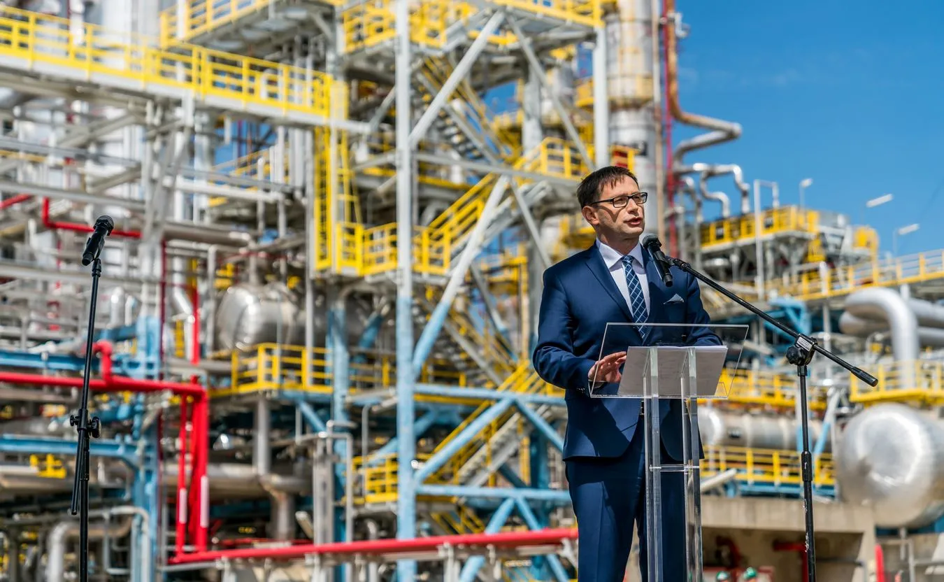 Obajtek: PKN Orlen przejmie 25 stacji paliw na Słowacji