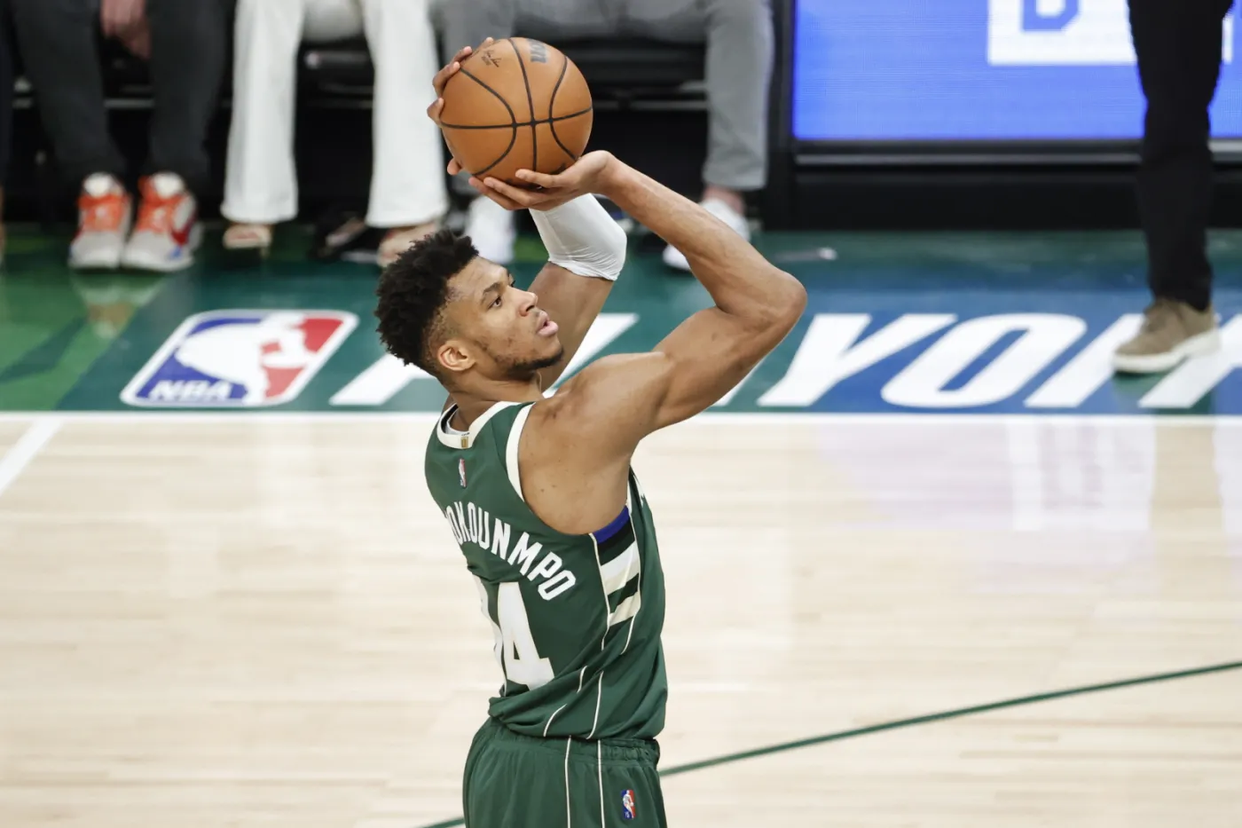 NBA. Warriors i Bucks z pewnym awansem do 2. rundy play-off