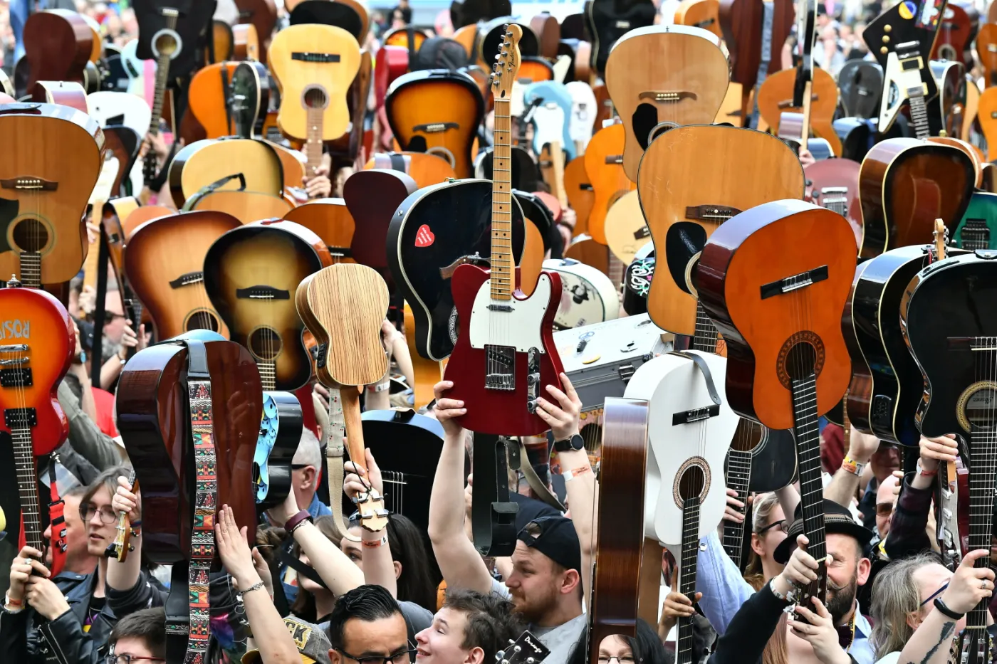Ponad 7500 grających. W Wrocławiu pobito Gitarowy Rekord Świata