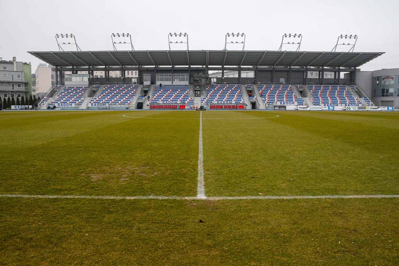 Kluby ekstraklasy z licencjami na kolejny sezon. Są jednak zastrzeżenia