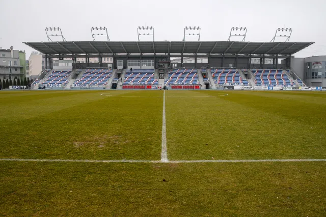 Kluby ekstraklasy z licencjami na kolejny sezon. Są jednak zastrzeżenia