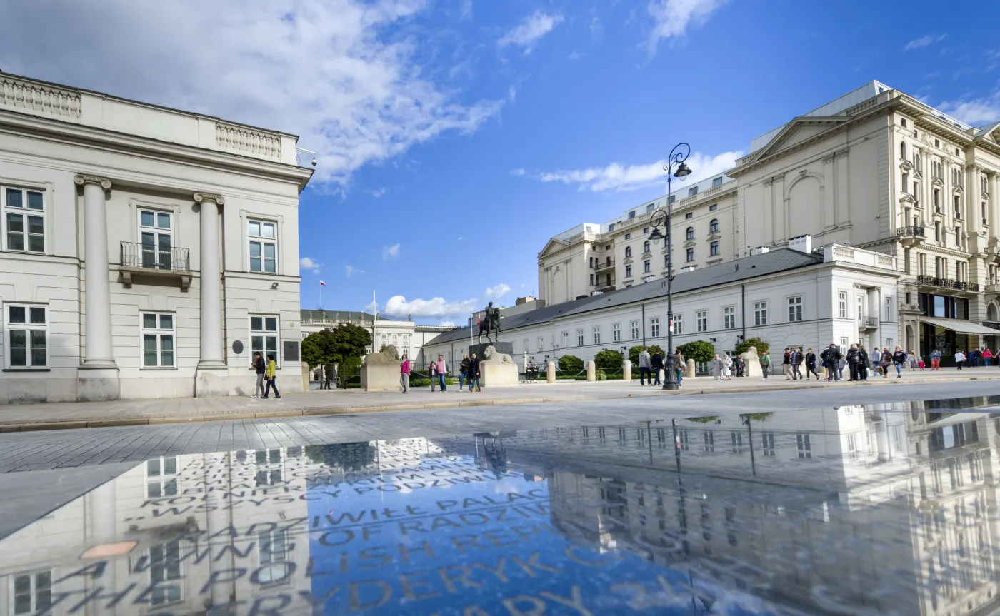 Podłożył pocisk na Krakowskim Przedmieściu. NOWE informacje o Łukaszu K.