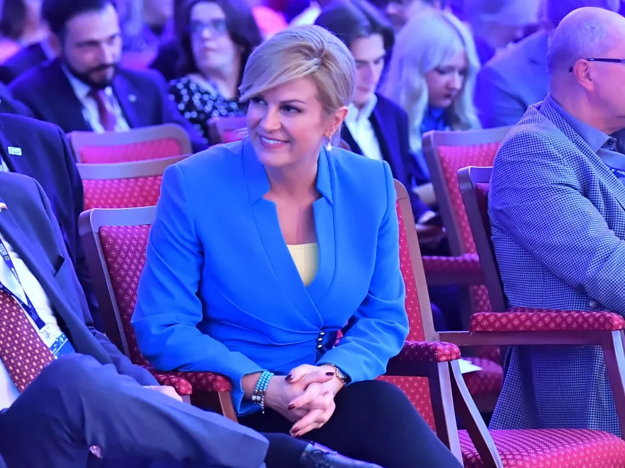 Coraz mocniejsze osadzenie w męskim stylu: Kolinda Grabar-Kitarovic na FE w Karpaczu. FOTO