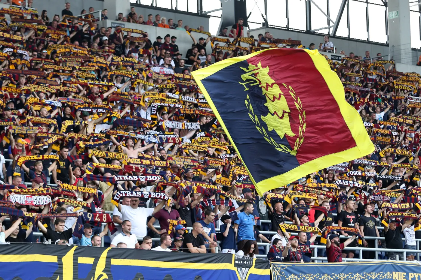 Stadion będzie pękał w szwach. Pogoń - Lech przy komplecie na trybunach