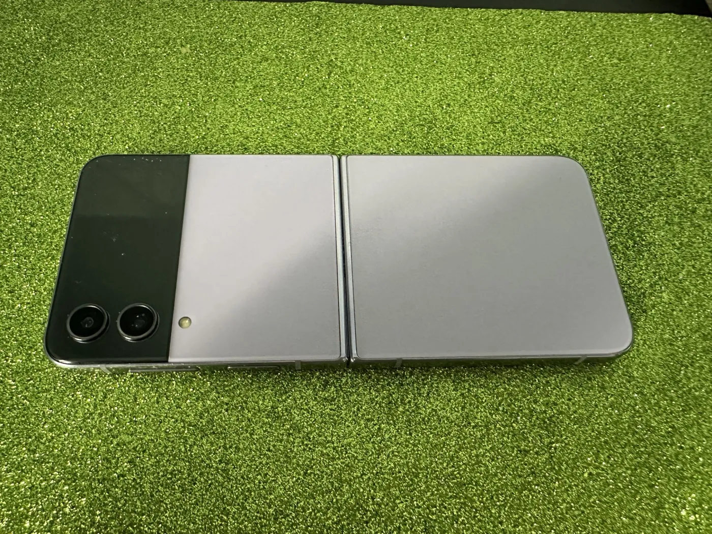 Samsung Galaxy Flip 4