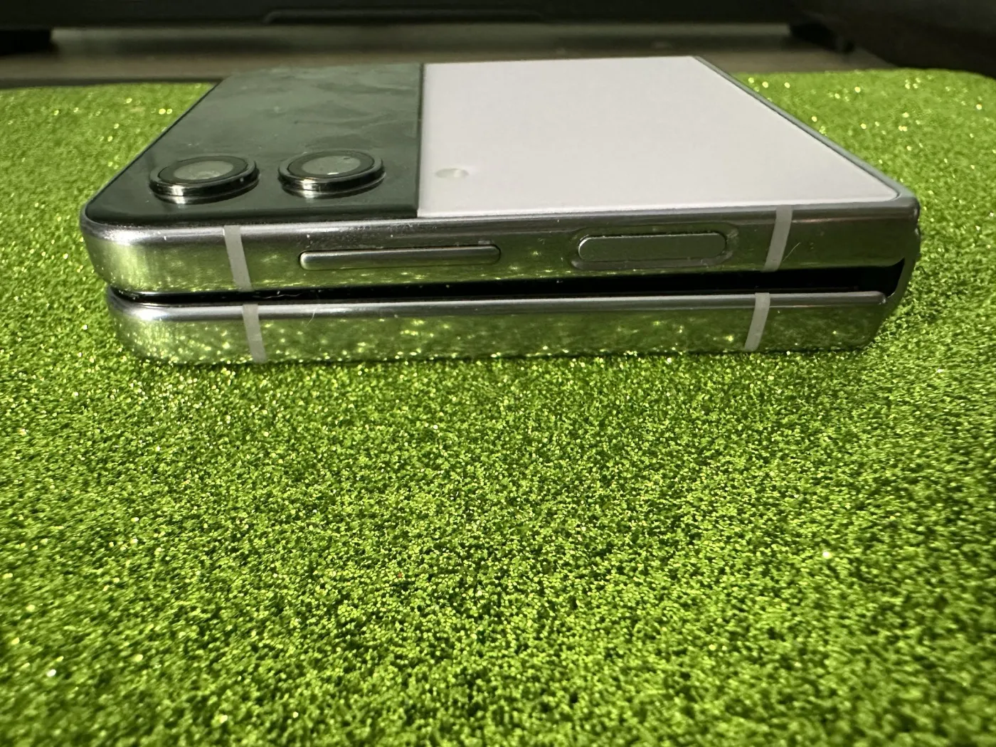 Samsung Galaxy Flip 4