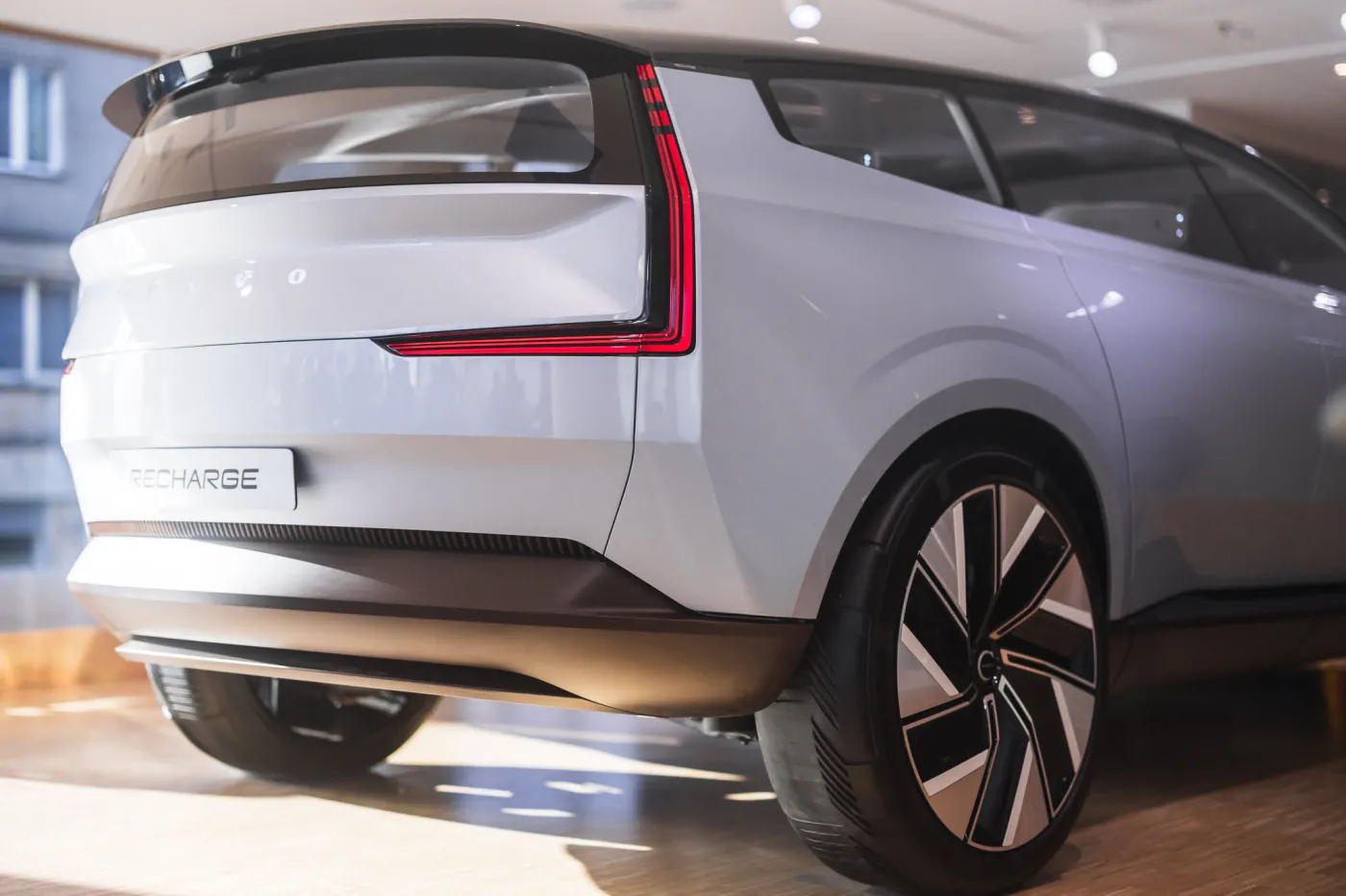 Volvo Concept Recharge