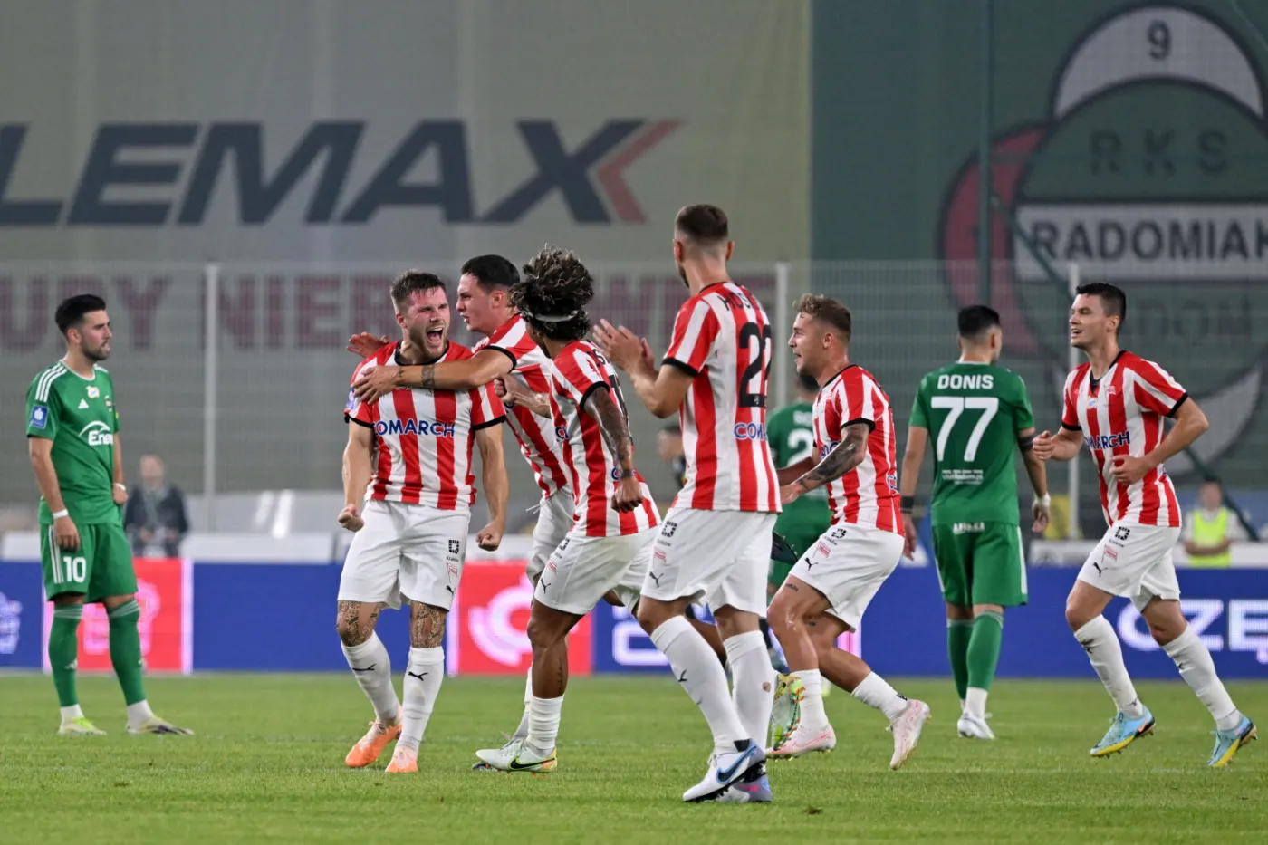 Nieudana inauguracja Radomiaka na nowym stadionie. Przegrana z Cracovią [WIDEO]