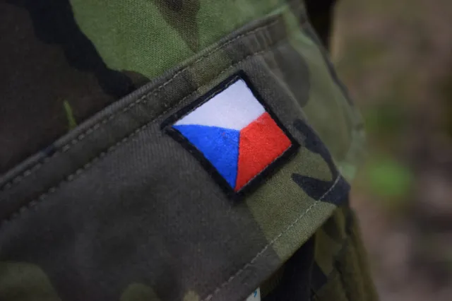 Nieautoryzowany dostęp do danych, niejasne wizyty w Rosji. Czeska armia potwierdza zwolnienie majora