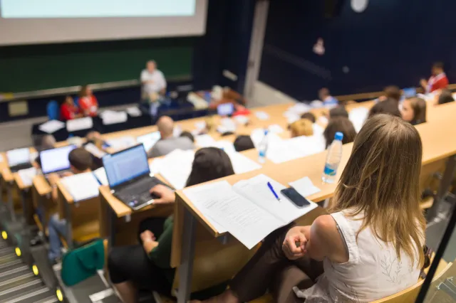 Mniej chętnych na studia. Te kierunki czekają na studentów