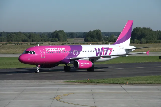 Wizz Air zawiesza loty z Polski. "Słaby wynik akcji szczepień"