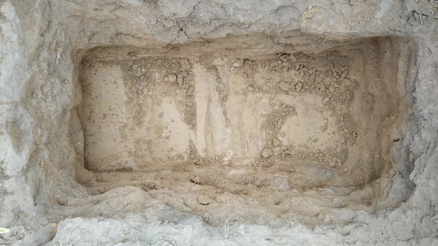 Mud,Grave,Digged,Deep,To,Burry,A,Body,In,It