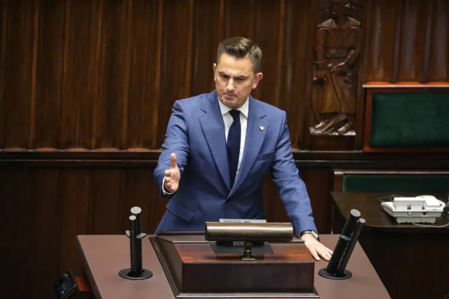 Myrcha o PiS w KRS: Była instytucją do wyciągania kasy. Rzecznik rządu mu odpowiedział