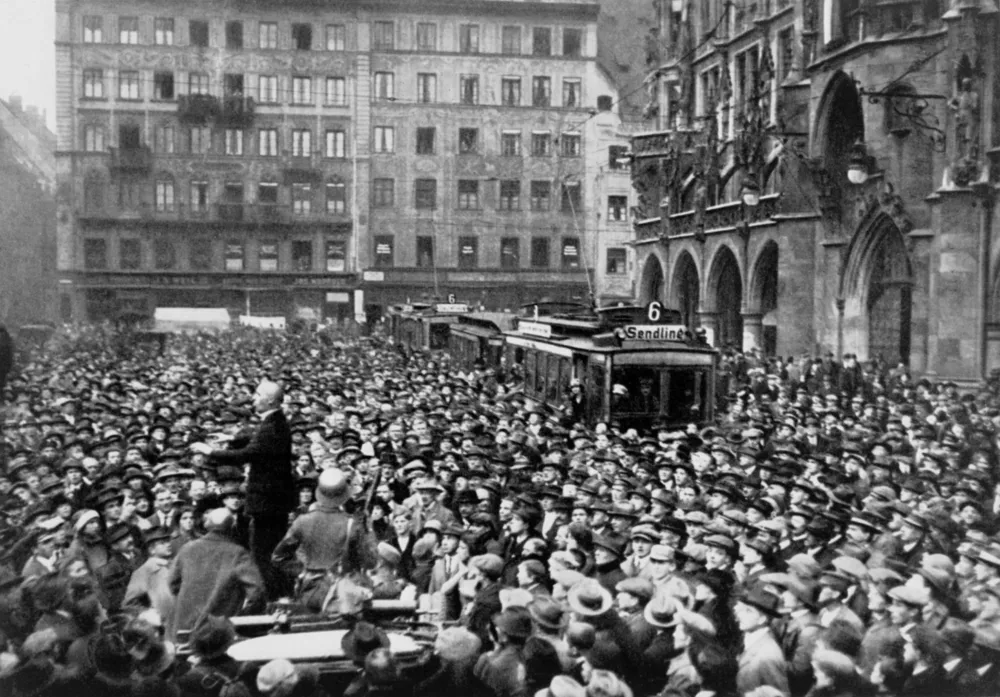 Marienplatz,In,Munich,During,The,Beer,Hall,Putsch,,Nov.,8-9,