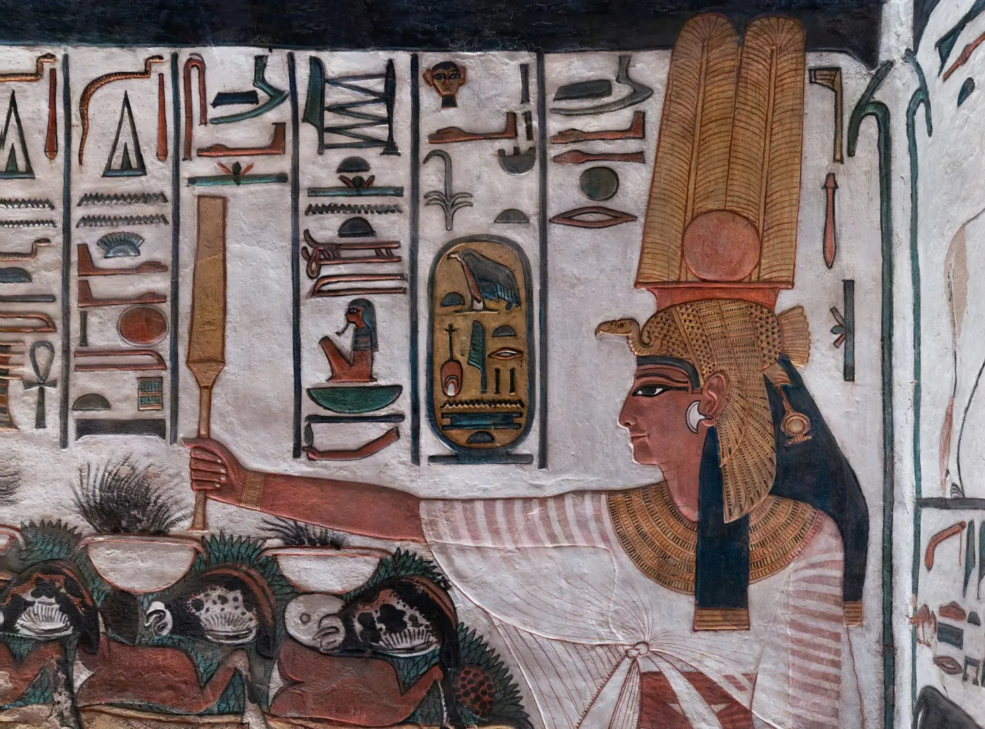 Wall,Painting,Reliefs,Shows,Queen,Nefertari,In,Her,Tomb.,Valley