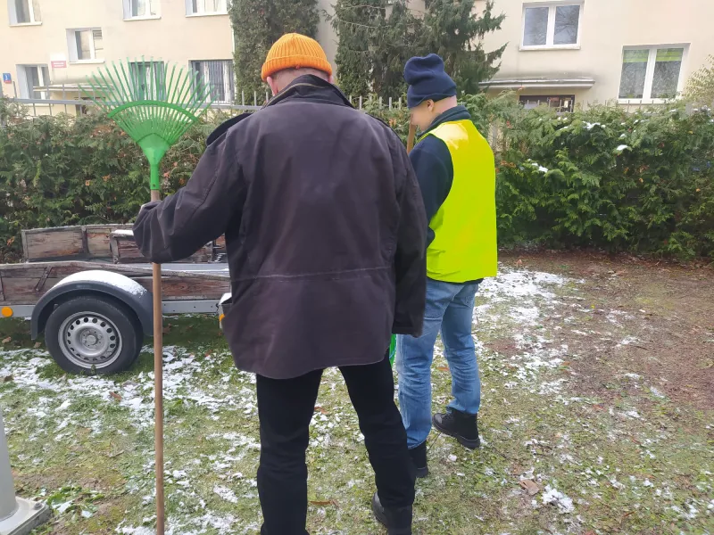 Od zera do trzech promili w godzinę. Zataczali się, zamiatając ulicę