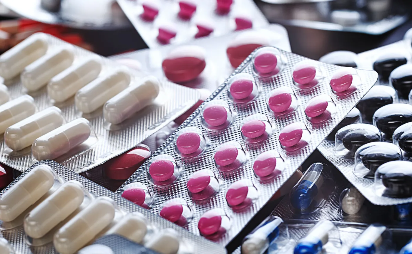 CBŚP zlikwidowało fabrykę fałszywych farmaceutyków; 14 osób zatrzymanych