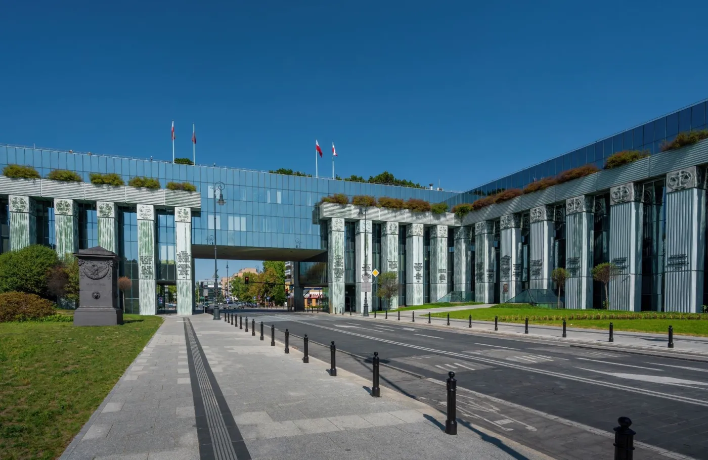 SN uchylił wyrok ws. organizacji lotu do Smoleńska. Głównym powodem "nienależyta obsada sądu"