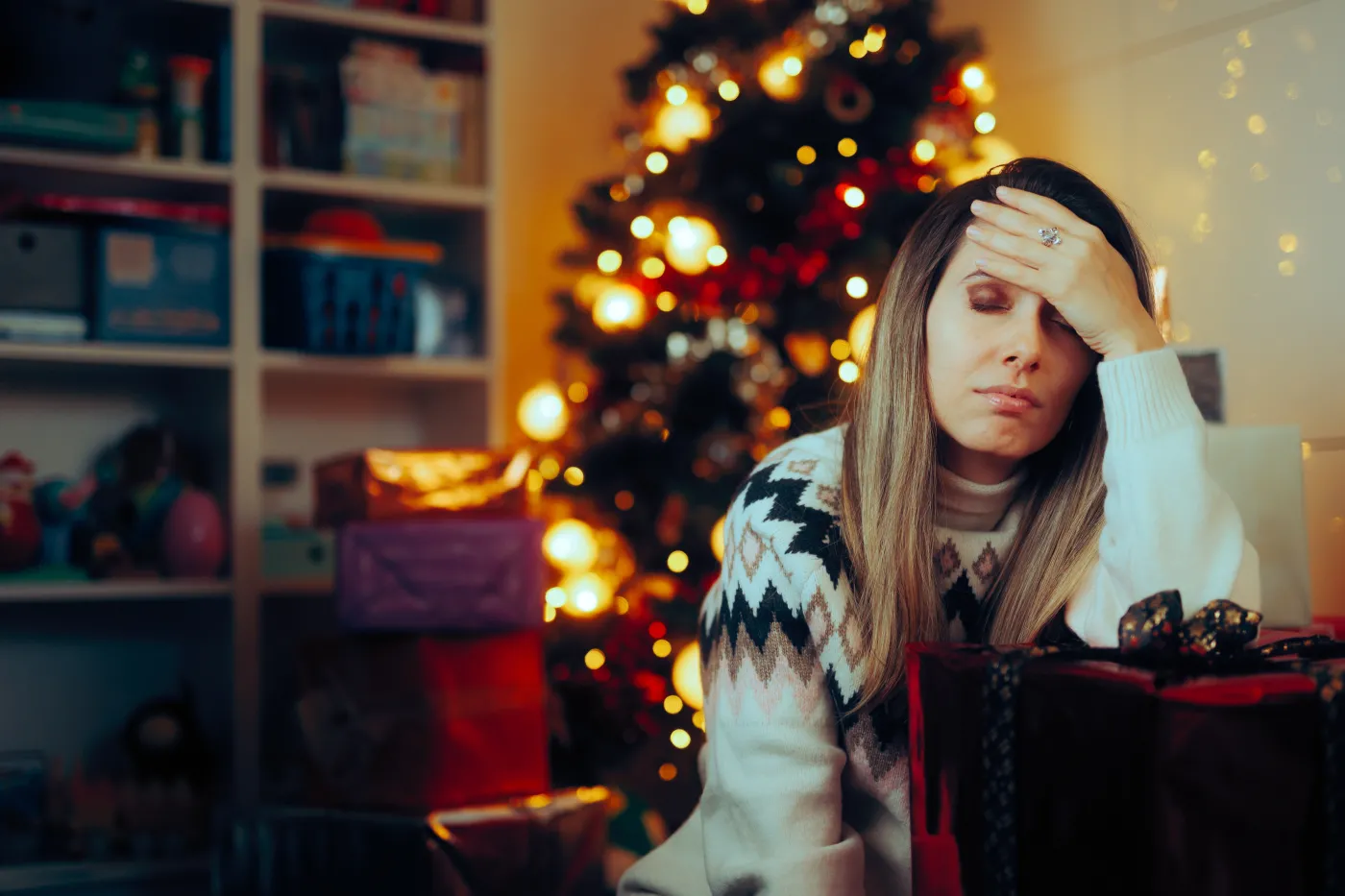 Unhappy,Stressed,Christmas,Woman,Waiting,Tired,Lady,Feeling,Concerned,And