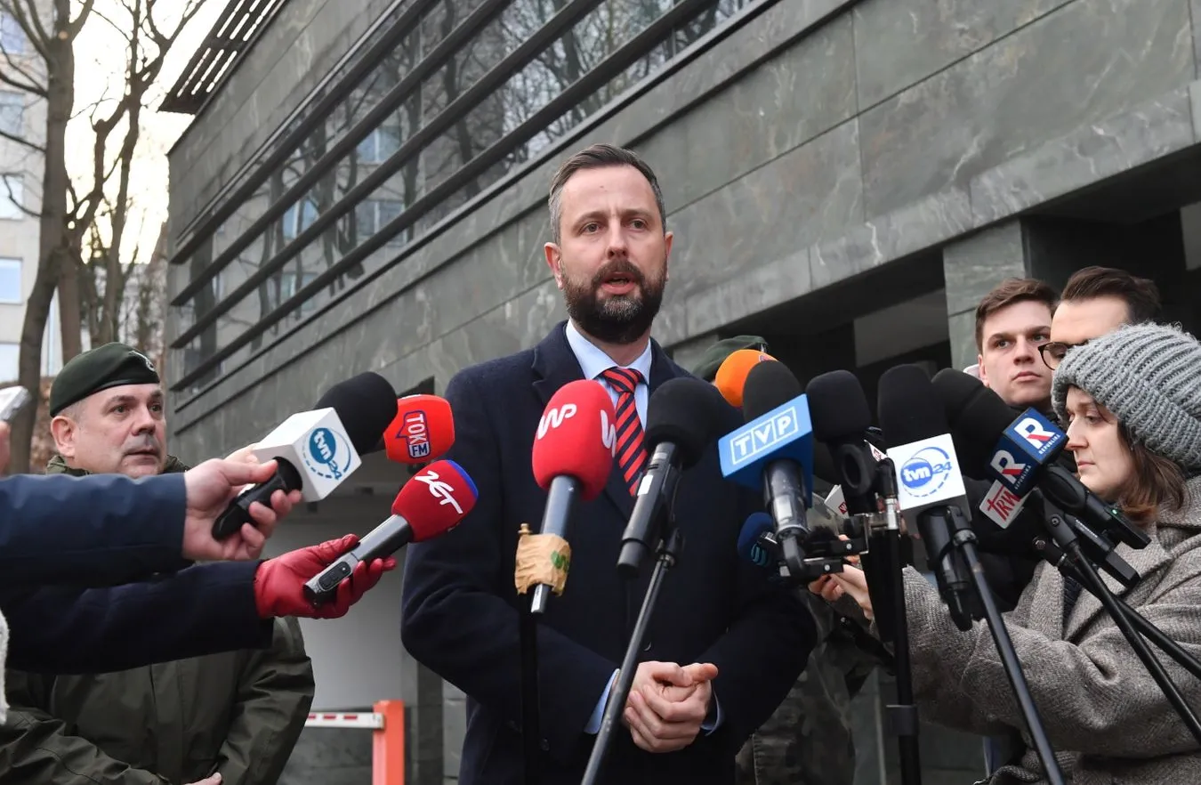 Rosyjska rakieta wleciała do Polski. Szef MON wskazuje priorytety