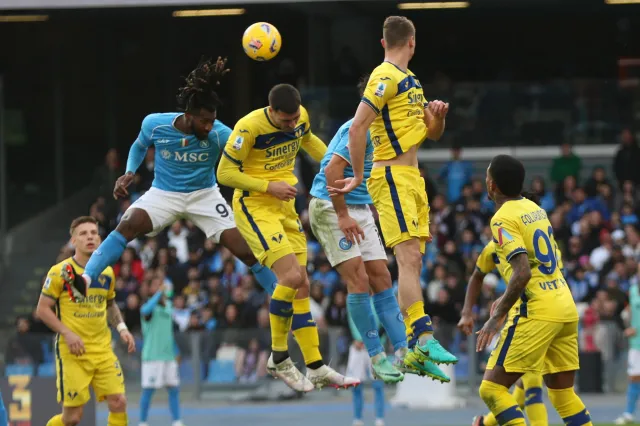 Zieliński poza kadrą Napoli, debiut Świderskiego, piękny gol Kwaraccheli [WIDEO]