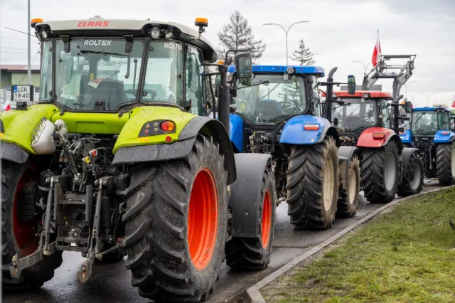 Protest rolników. Zablokowana autostrada A1, A2, A4 i drogi S3, S7, S19, S67. 600 blokad. Mapa online. Kliknij link i znajdź objazd [strajk]