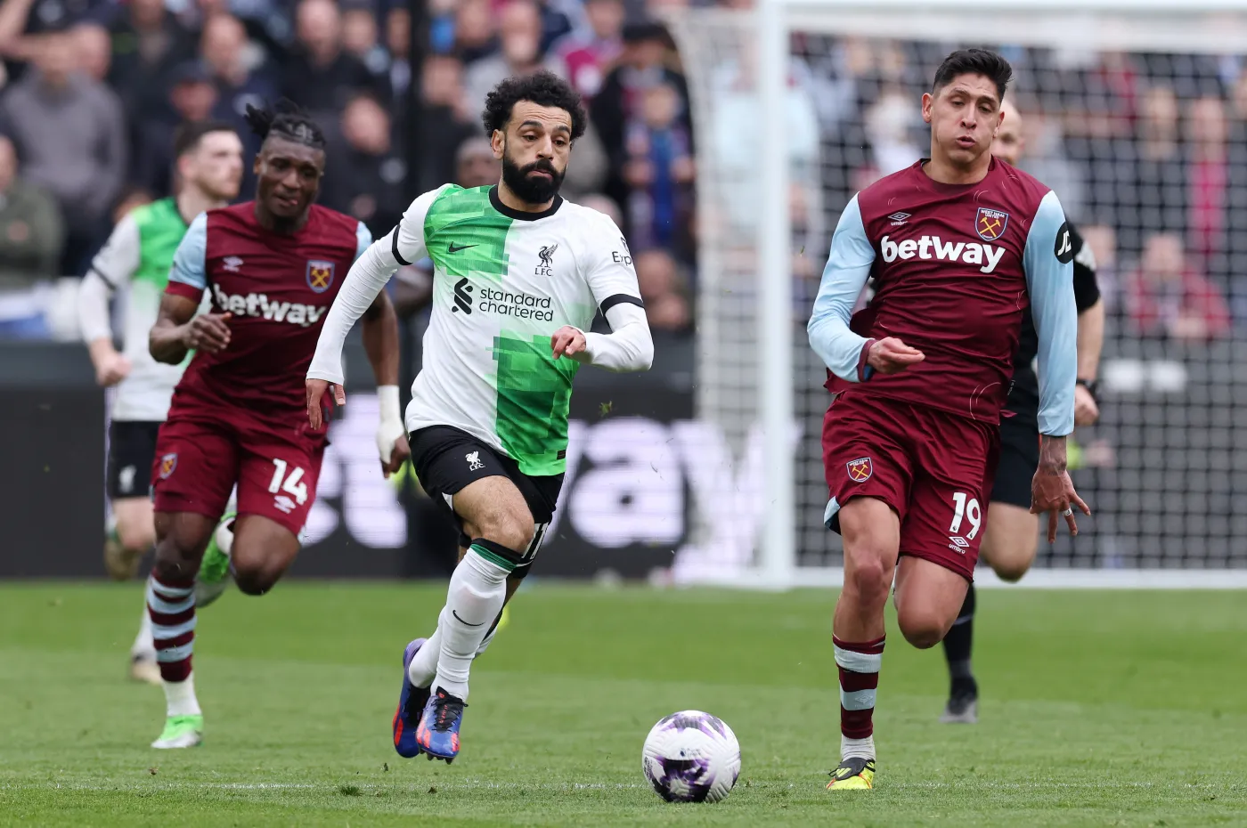 Salah w trakcie meczu pokłócił się z Kloppem. Liverpool oddalił się od tytułu [WIDEO]