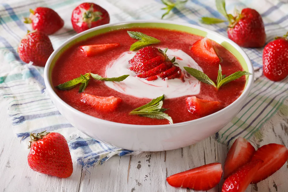 Soup,Of,Fresh,Strawberry,With,Yogurt,Close,Up,In,A