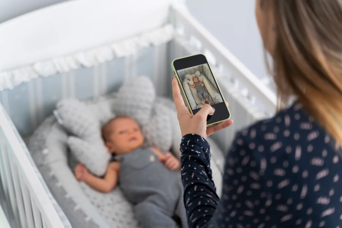 Sharenting i troll parenting. Ciemne strony publikowania wizerunku dzieci w internecie