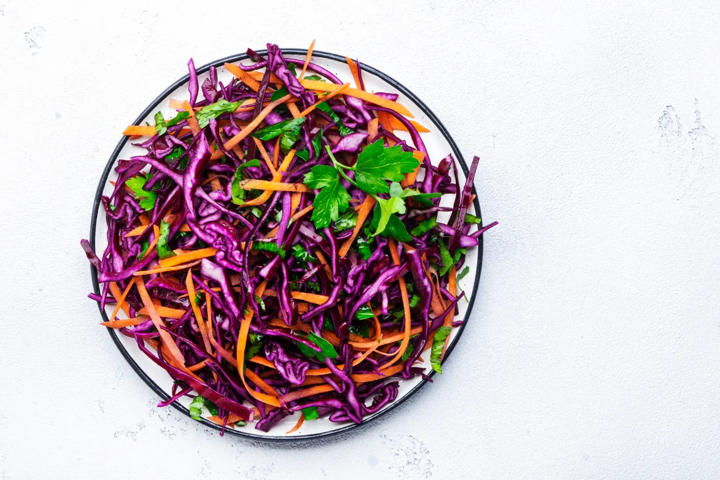Autumn,Vitamin,Salad,With,Red,Cabbage,,Carrot,,Parsley,And,Olive