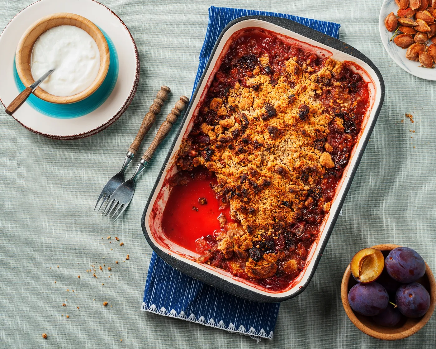 Plum,Crumble,With,Yoghurt,Autumn,Dish