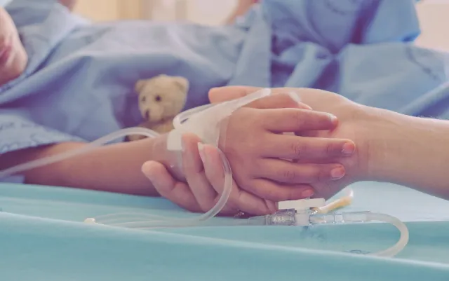 Coraz więcej zachorowań także w Polsce. "Obraz kliniczny wygląda dramatycznie"