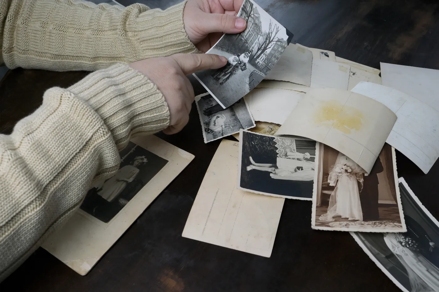 Na tropie rodzinnych tajemnic. Od czego zacząć poszukiwania genealogiczne?