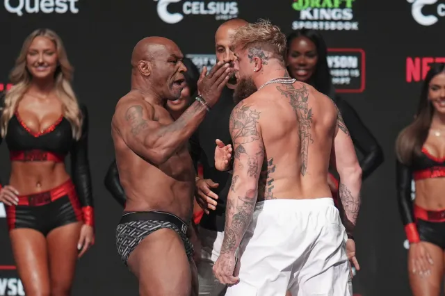 Mike Tyson uderzył w twarz Jake'a Paula na ważeniu przed walką