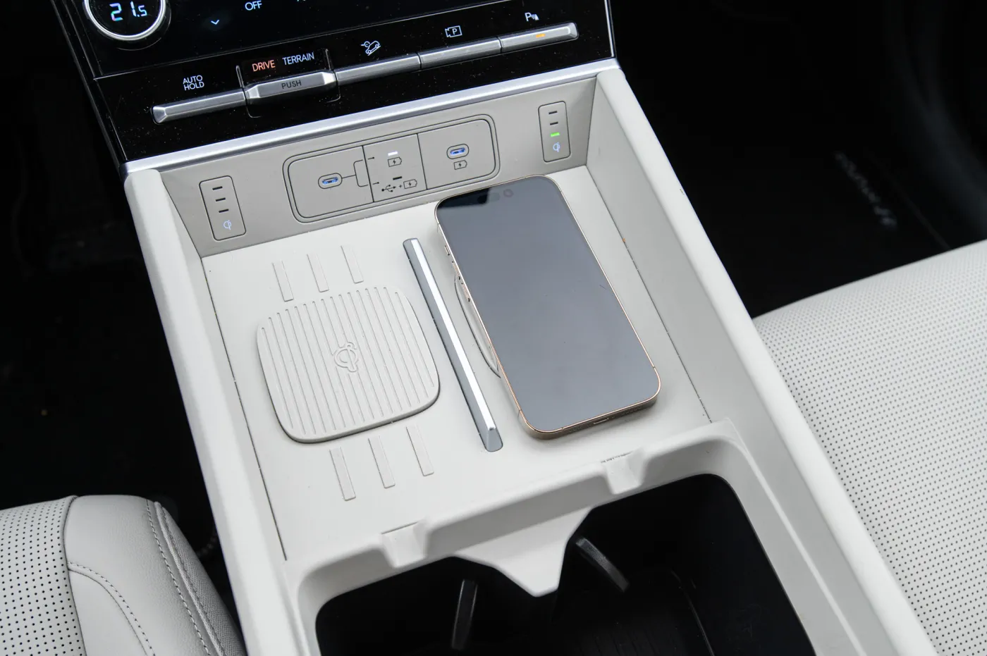 Hyundai Santa Fe Hybrid