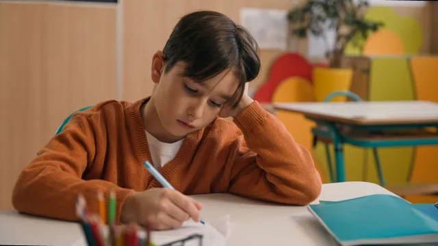 5 świadczeń dla rodziców uczniów w roku szkolnym 2025/2026. Łącznie to nawet 1381 złotych w miesiącu. Jak skorzystać i do kiedy można składać wnioski?